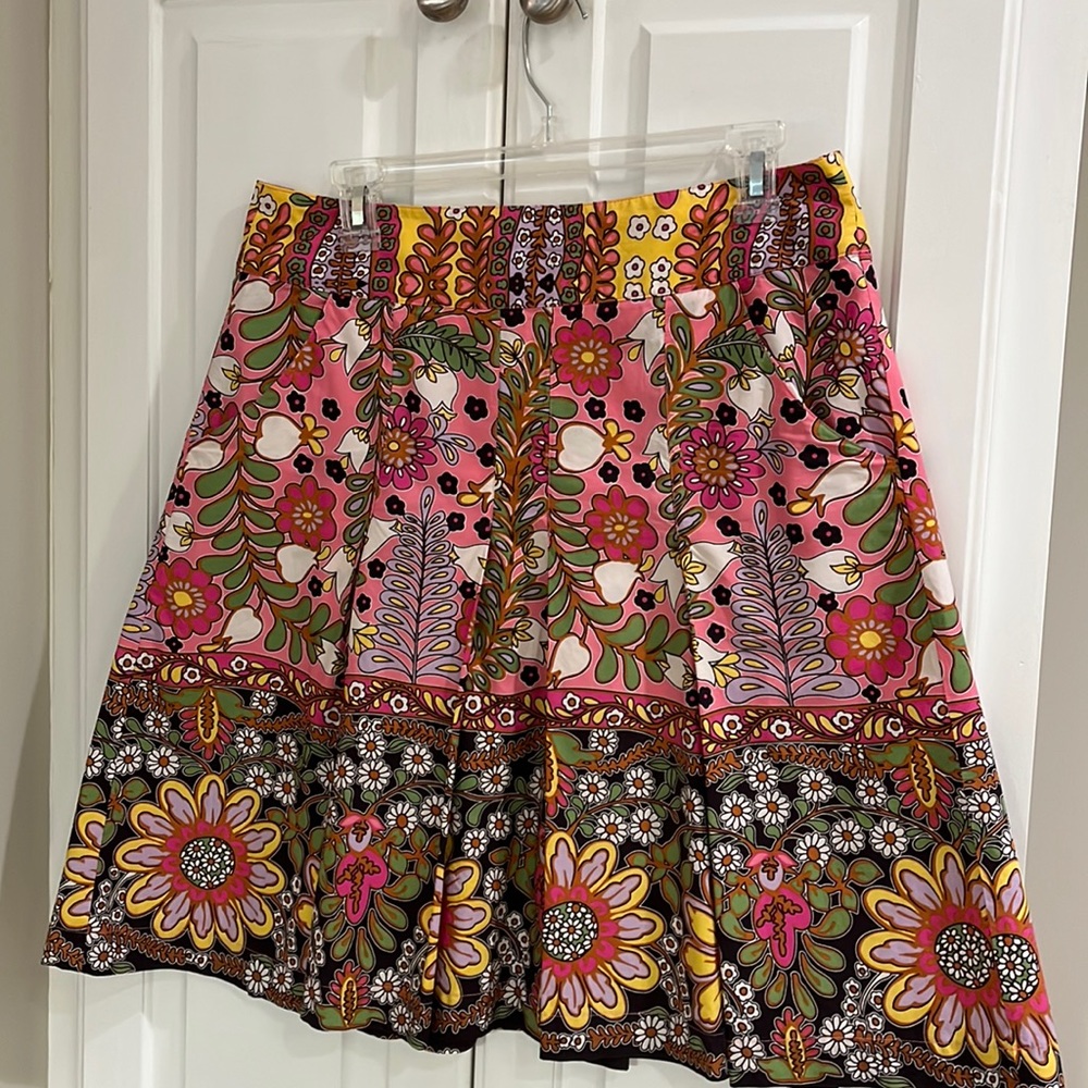 Like new CAbi floral cotton skirt.